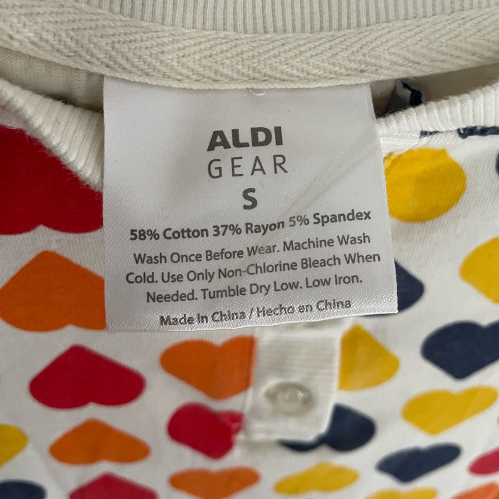 ALDI- Heart Patterned Pajama Set - Picture 3 of 3